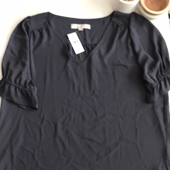 NWT Fluttery Gray LOFT Top - Picture 2 of 2